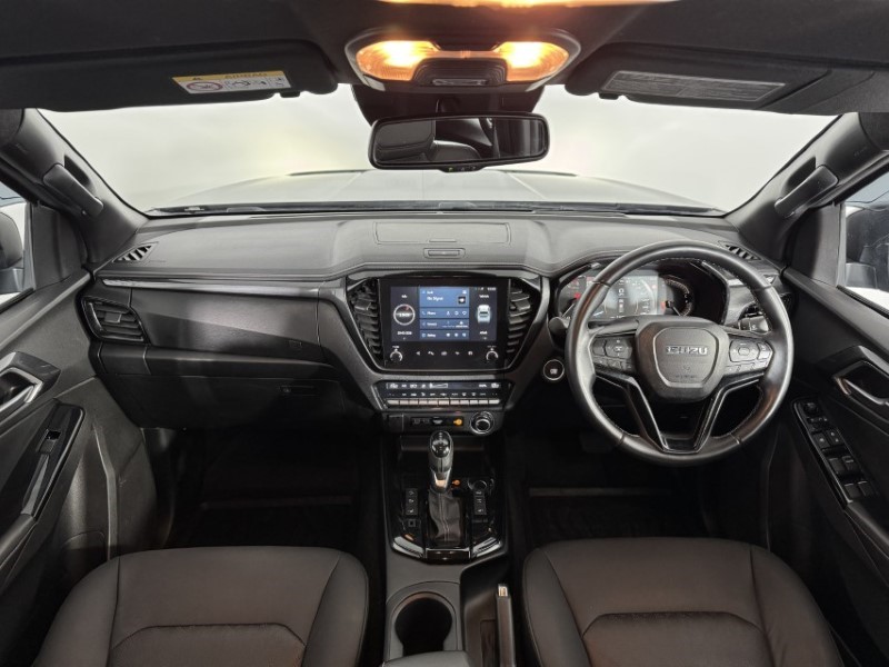 2024 (74) ISUZU COMMERCIAL D-MAX 1.9 V-Cross Double Cab 4x4 Auto 5400088
