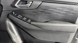 2024 (74) ISUZU COMMERCIAL D-MAX 1.9 V-Cross Double Cab 4x4 Auto 5400099