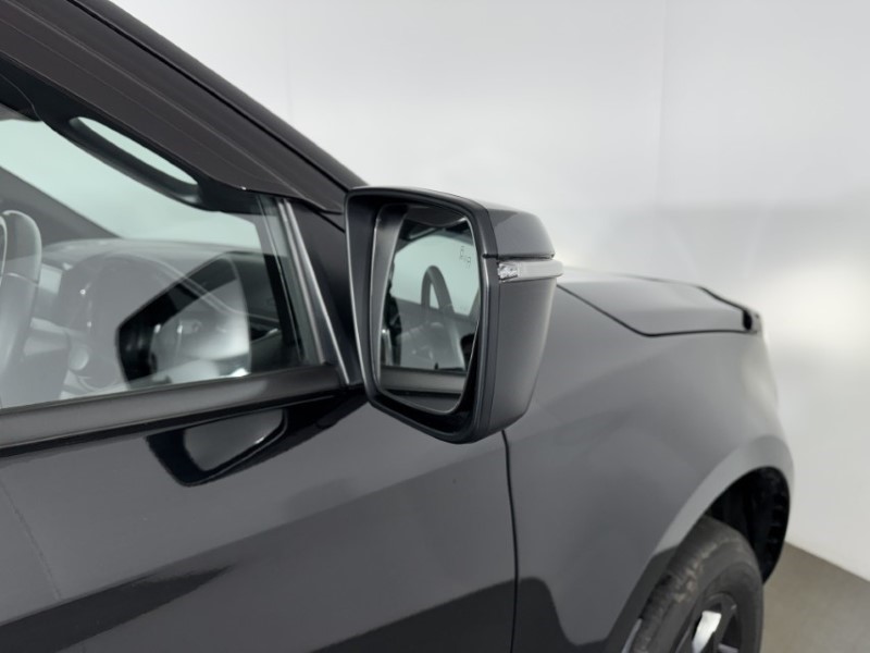 2024 (74) ISUZU COMMERCIAL D-MAX 1.9 V-Cross Double Cab 4x4 Auto 5400109