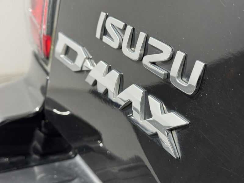 2024 (74) ISUZU COMMERCIAL D-MAX 1.9 V-Cross Double Cab 4x4 Auto 5400102