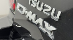2024 (74) ISUZU COMMERCIAL D-MAX 1.9 V-Cross Double Cab 4x4 Auto 5400102