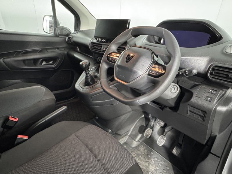 2024 (74) PEUGEOT COMMERCIAL PARTNER 1.5 BlueHDi 100 Professional Van 5400219