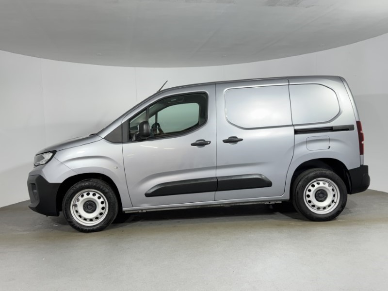2024 (74) PEUGEOT COMMERCIAL PARTNER 1.5 BlueHDi 100 Professional Van 5400248