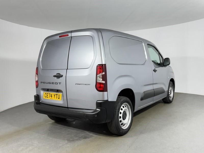 2024 (74) PEUGEOT COMMERCIAL PARTNER 1.5 BlueHDi 100 Professional Van 5400247