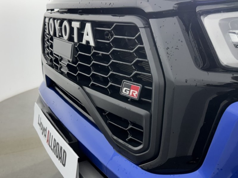 2025 (25) TOYOTA COMMERCIAL HILUX GR Sport II D/Cab Pick Up 2.8 D-4D Auto 5399827