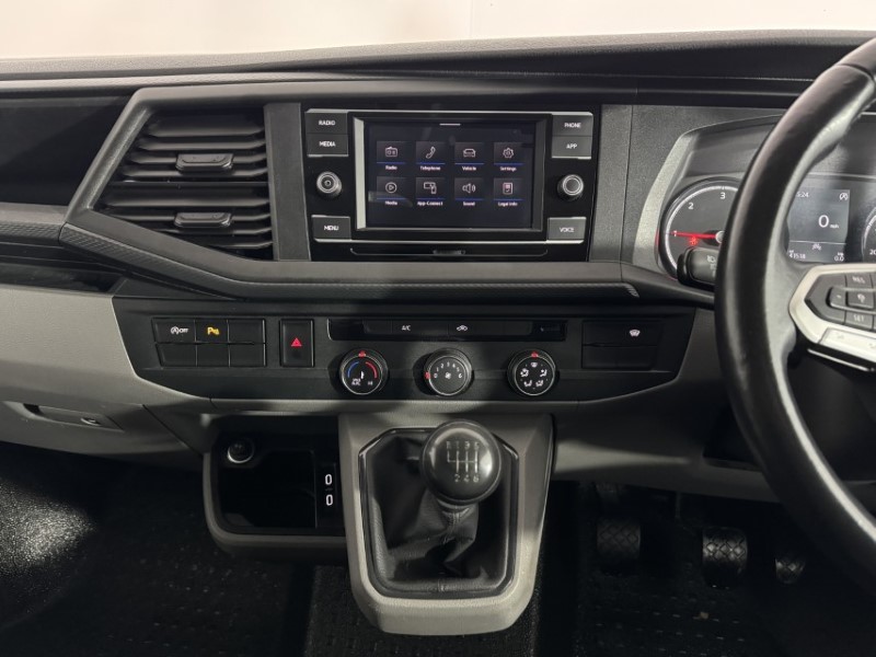 2023 (23) VOLKSWAGEN COMMERCIAL TRANSPORTER 2.0 TDI 150 Highline Van 5379893