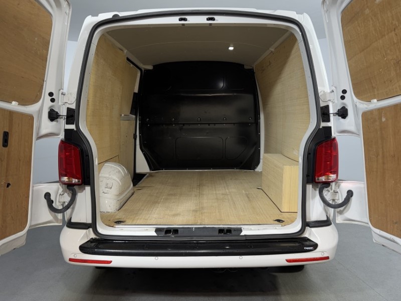 2023 (23) VOLKSWAGEN COMMERCIAL TRANSPORTER 2.0 TDI 150 Highline Van 5379903