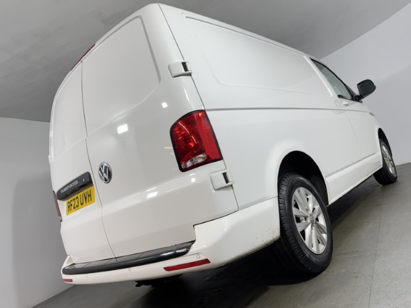 2023 (23) VOLKSWAGEN COMMERCIAL TRANSPORTER 2.0 TDI 150 Highline Van 5379919