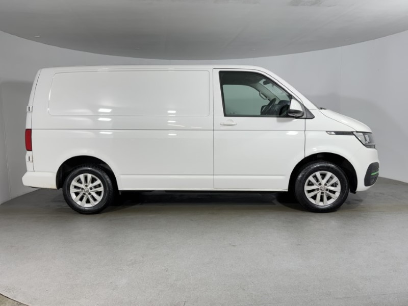 2023 (23) VOLKSWAGEN COMMERCIAL TRANSPORTER 2.0 TDI 150 Highline Van 5379925