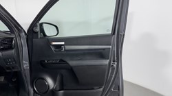 2025 (74) TOYOTA COMMERCIAL HILUX Invincible X D/Cab Pick Up 2.8 D 48V Auto 5380292