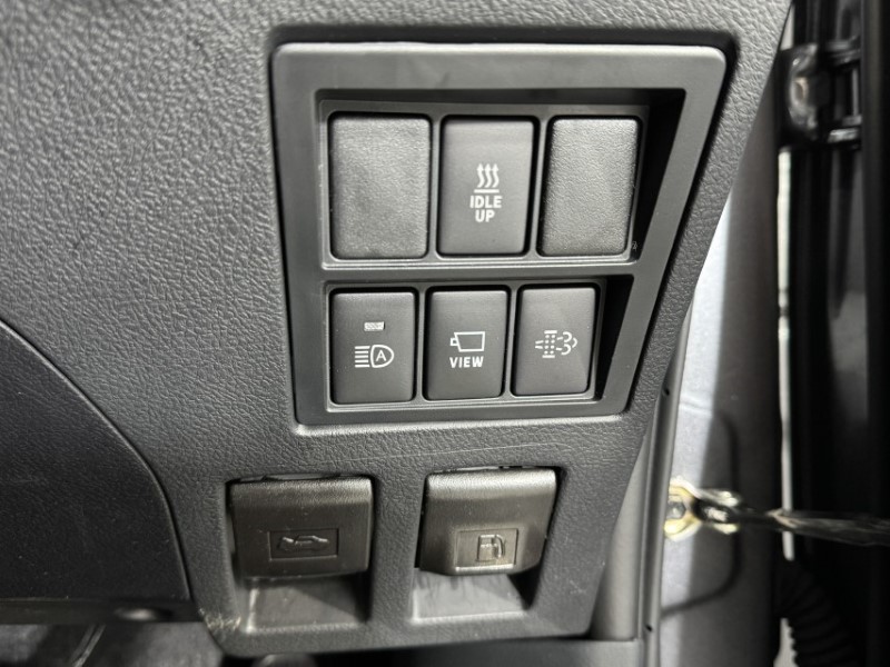 2025 (74) TOYOTA COMMERCIAL HILUX Invincible X D/Cab Pick Up 2.8 D 48V Auto 5380313