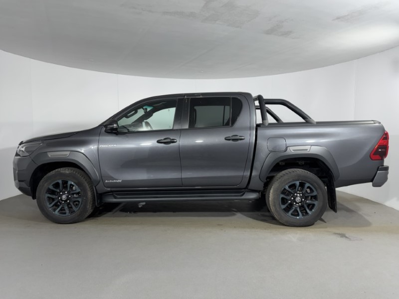 2025 (74) TOYOTA COMMERCIAL HILUX Invincible X D/Cab Pick Up 2.8 D 48V Auto 5380557