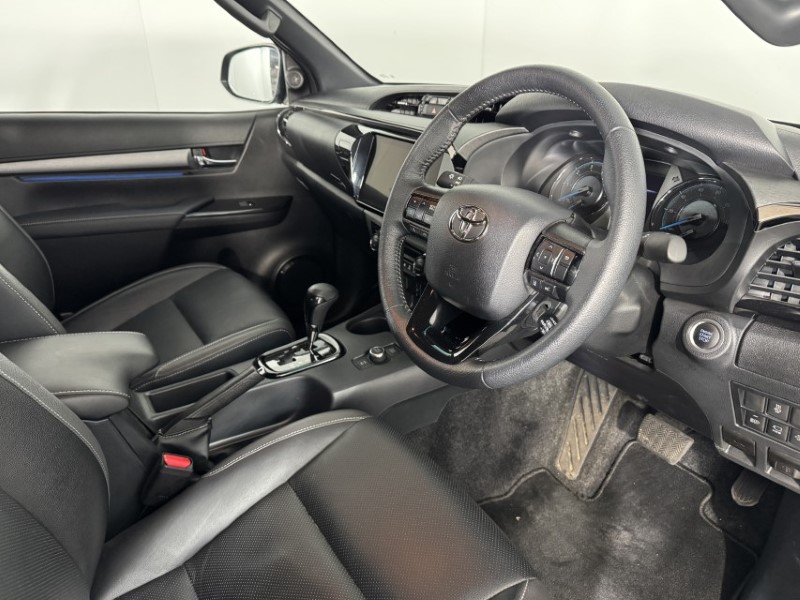 2025 (74) TOYOTA COMMERCIAL HILUX Invincible X D/Cab Pick Up 2.8 D 48V Auto 5380291