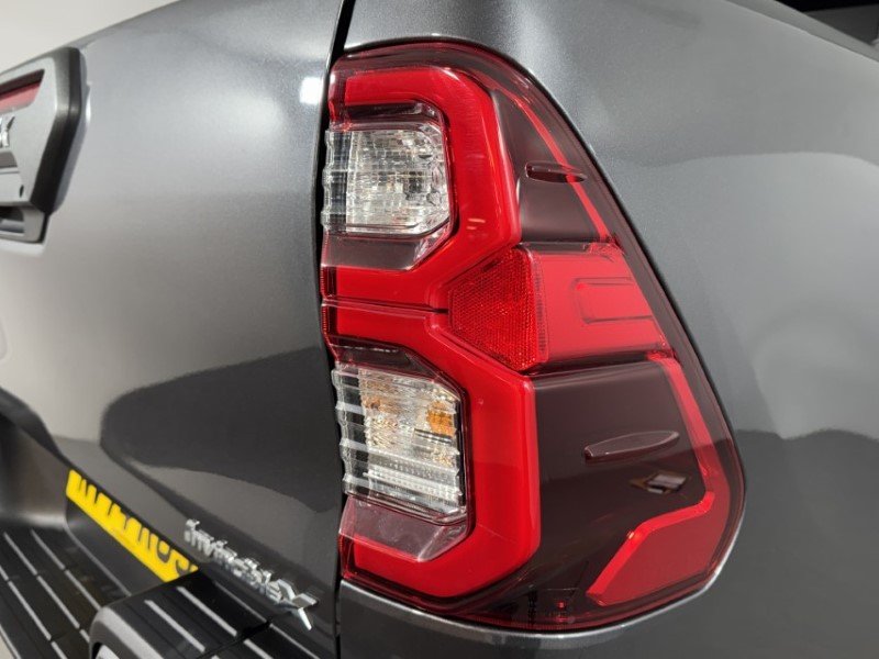 2025 (74) TOYOTA COMMERCIAL HILUX Invincible X D/Cab Pick Up 2.8 D 48V Auto 5380300