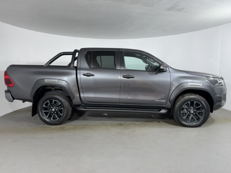 2025 (74) TOYOTA COMMERCIAL HILUX Invincible X D/Cab Pick Up 2.8 D 48V Auto 5380322