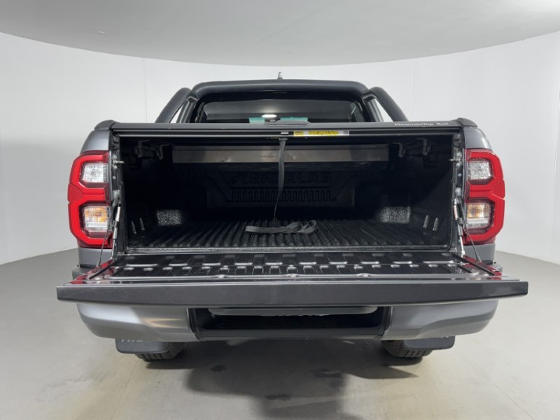 2025 (74) TOYOTA COMMERCIAL HILUX Invincible X D/Cab Pick Up 2.8 D 48V Auto 5380541