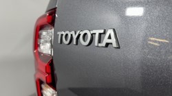 2025 (74) TOYOTA COMMERCIAL HILUX Invincible X D/Cab Pick Up 2.8 D 48V Auto 5380542