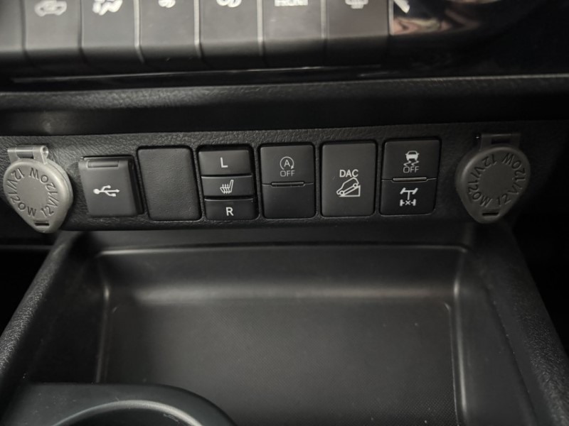 2025 (74) TOYOTA COMMERCIAL HILUX Invincible X D/Cab Pick Up 2.8 D 48V Auto 5380525