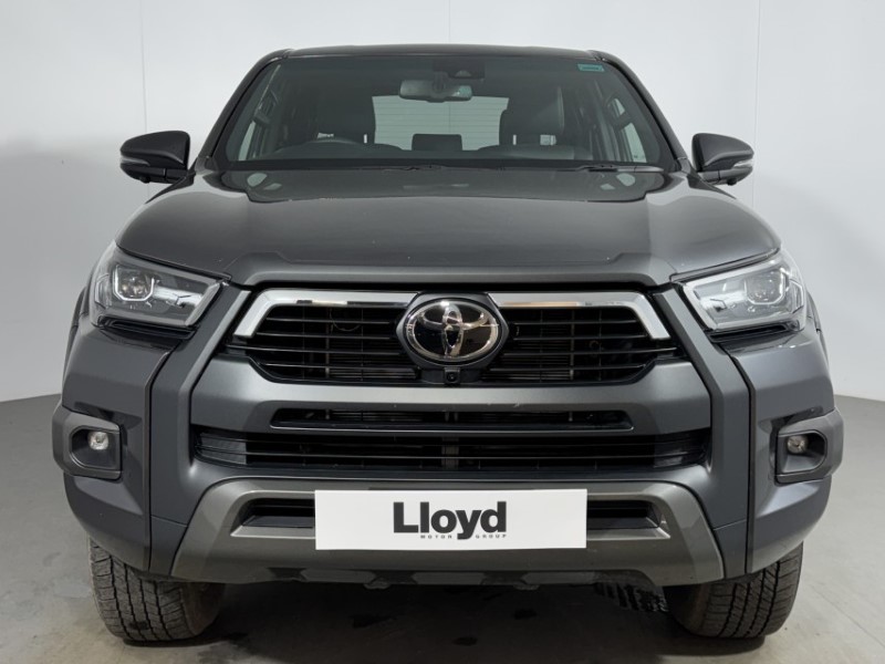 2025 (74) TOYOTA COMMERCIAL HILUX Invincible X D/Cab Pick Up 2.8 D 48V Auto 5380568