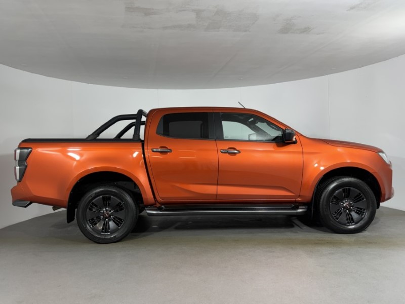 2022 (72) ISUZU COMMERCIAL D-MAX 1.9 V-Cross Double Cab 4x4 Auto 5399613