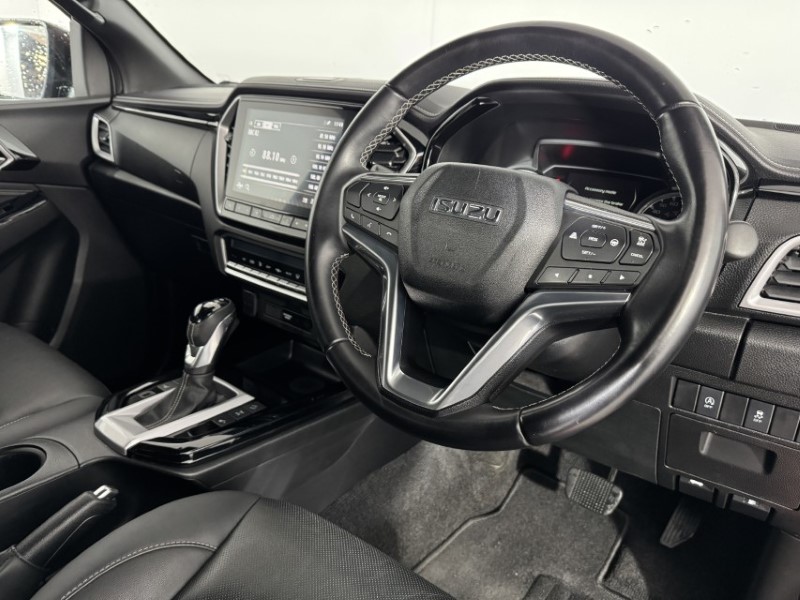 2022 (72) ISUZU COMMERCIAL D-MAX 1.9 V-Cross Double Cab 4x4 Auto 5399574