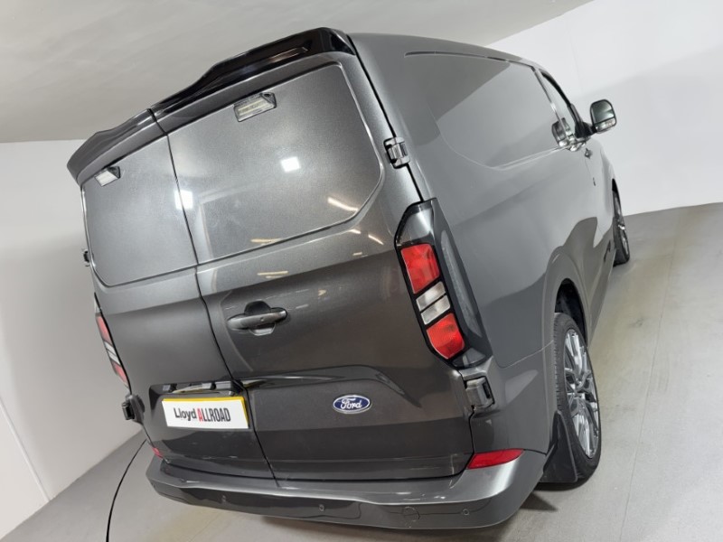 2024 (24) FORD COMMERCIAL TRANSIT CUSTOM 2.0 EcoBlue 136ps H1 Van Limited 5508235
