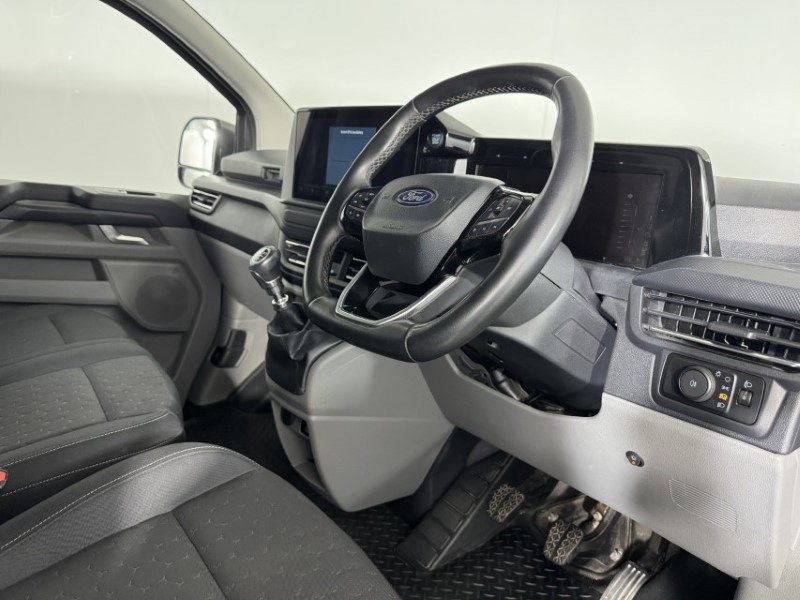 2024 (24) FORD COMMERCIAL TRANSIT CUSTOM 2.0 EcoBlue 136ps H1 Van Limited 5508226
