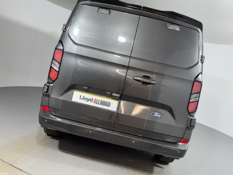 2024 (24) FORD COMMERCIAL TRANSIT CUSTOM 2.0 EcoBlue 136ps H1 Van Limited 5508237