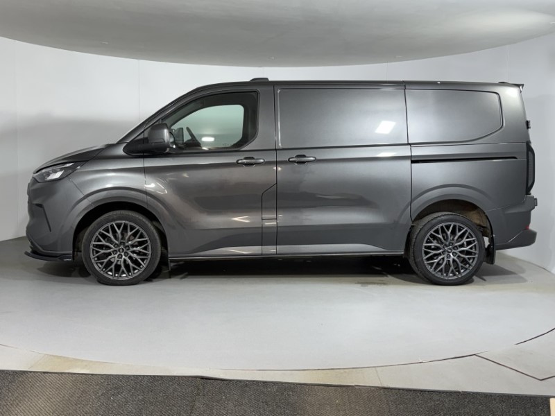 2024 (24) FORD COMMERCIAL TRANSIT CUSTOM 2.0 EcoBlue 136ps H1 Van Limited 5508259