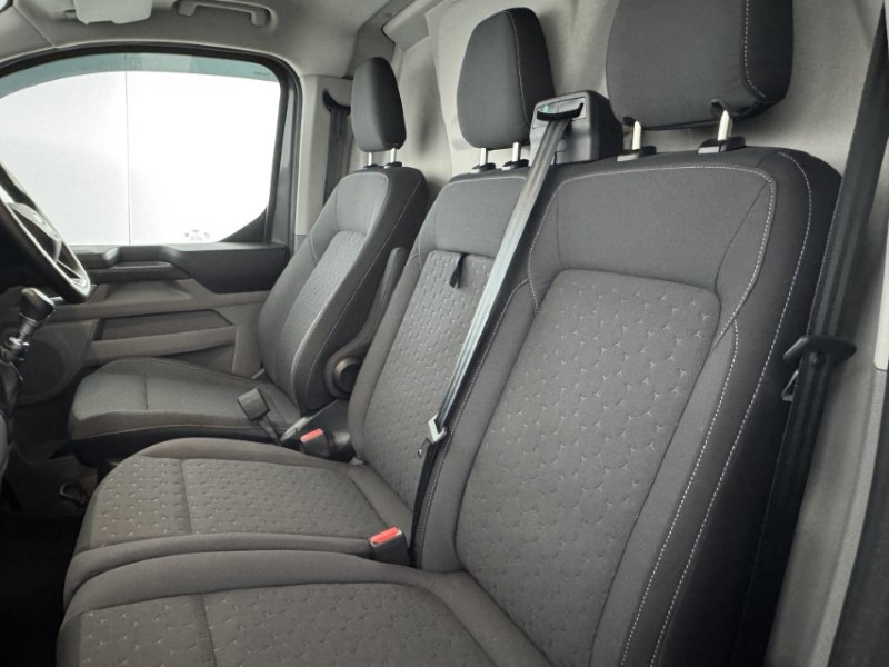 2024 (24) FORD COMMERCIAL TRANSIT CUSTOM 2.0 EcoBlue 136ps H1 Van Limited 5447778