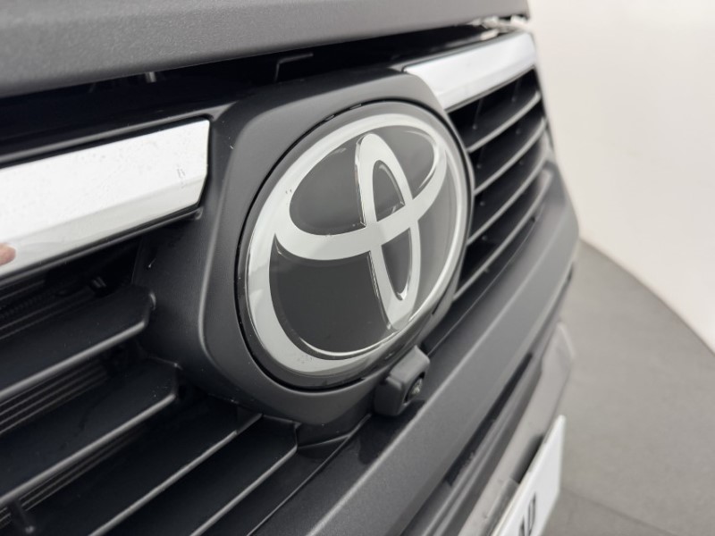2026 (26) TOYOTA COMMERCIAL HILUX Invincible X D/Cab Pick Up 2.8 D 48V Auto 5430178