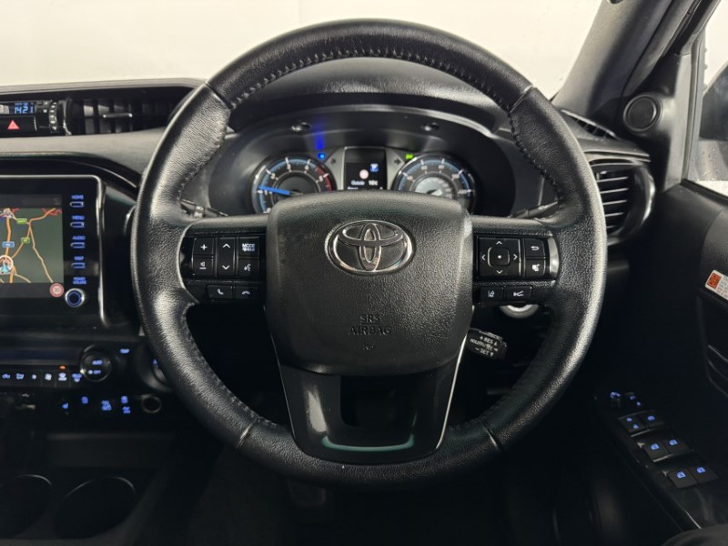 2024 (24) TOYOTA COMMERCIAL HILUX Invincible X D/Cab Pick Up 2.8 D-4D Auto 5453130