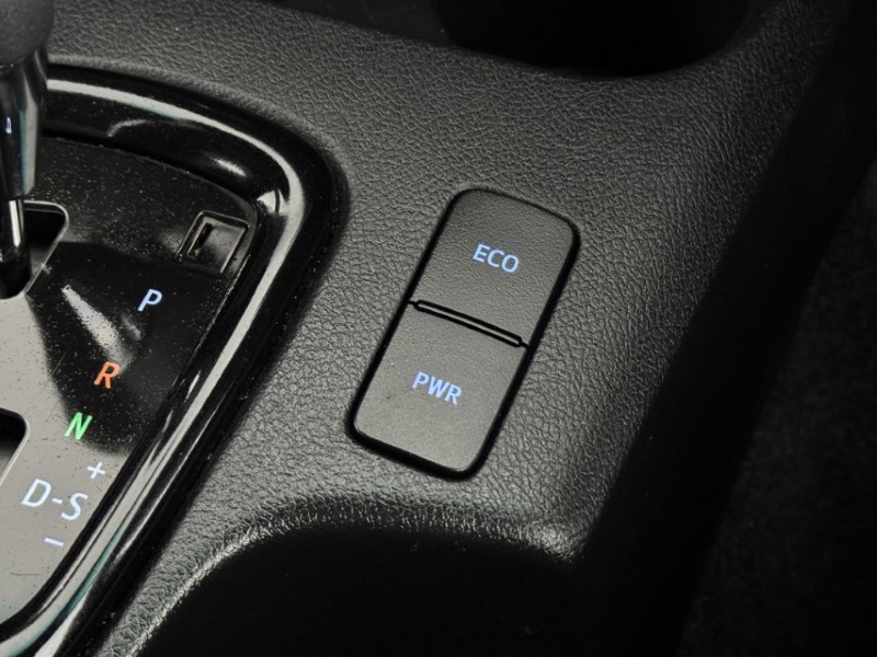 2024 (24) TOYOTA COMMERCIAL HILUX Invincible X D/Cab Pick Up 2.8 D-4D Auto 5453134