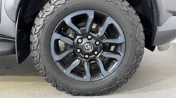 2024 (24) TOYOTA COMMERCIAL HILUX Invincible X D/Cab Pick Up 2.8 D-4D Auto 5453152