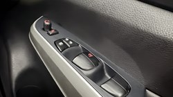 2020 (20) NISSAN COMMERCIAL NAVARA Double Cab Pick Up N-Guard 2.3dCi 190 TT 4WD Auto 5431730