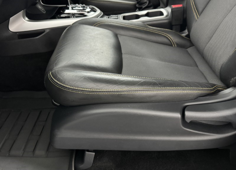 2020 (20) NISSAN COMMERCIAL NAVARA Double Cab Pick Up N-Guard 2.3dCi 190 TT 4WD Auto 5431775