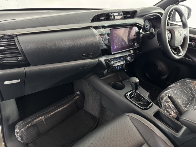 2026 (26) TOYOTA COMMERCIAL HILUX Invincible X D/Cab Pick Up 2.8 D 48V Auto 5442055