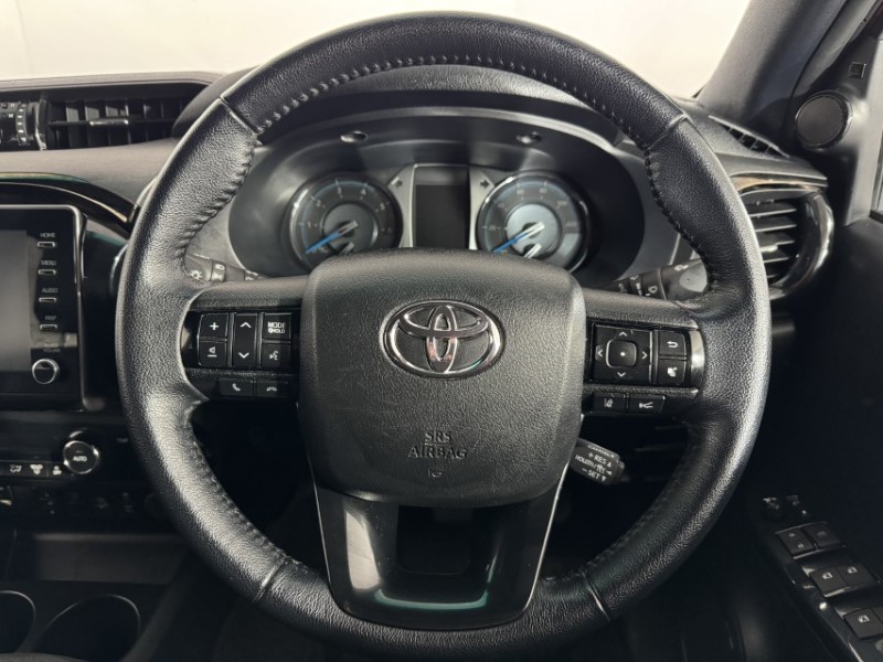 2021 (71) TOYOTA COMMERCIAL HILUX Invincible X D/Cab Pick Up 2.8 D-4D Auto 5453936