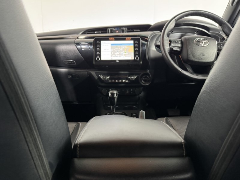 2021 (71) TOYOTA COMMERCIAL HILUX Invincible X D/Cab Pick Up 2.8 D-4D Auto 5453989
