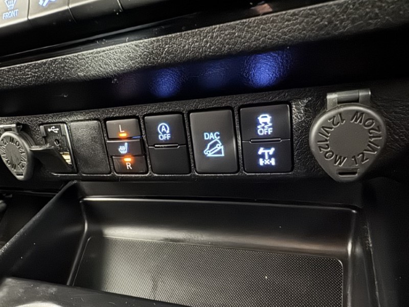 2021 (71) TOYOTA COMMERCIAL HILUX Invincible X D/Cab Pick Up 2.8 D-4D Auto 5453947