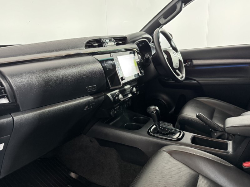 2021 (71) TOYOTA COMMERCIAL HILUX Invincible X D/Cab Pick Up 2.8 D-4D Auto 5453995