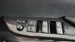 2021 (71) TOYOTA COMMERCIAL HILUX Invincible X D/Cab Pick Up 2.8 D-4D Auto 5453964