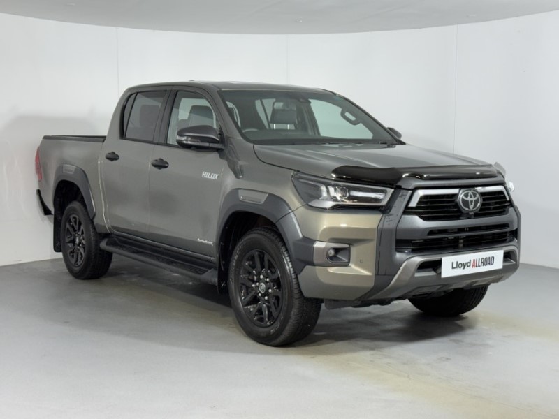 2025 (75) TOYOTA COMMERCIAL HILUX Invincible X D/Cab Pick Up 2.8 D 48V Auto