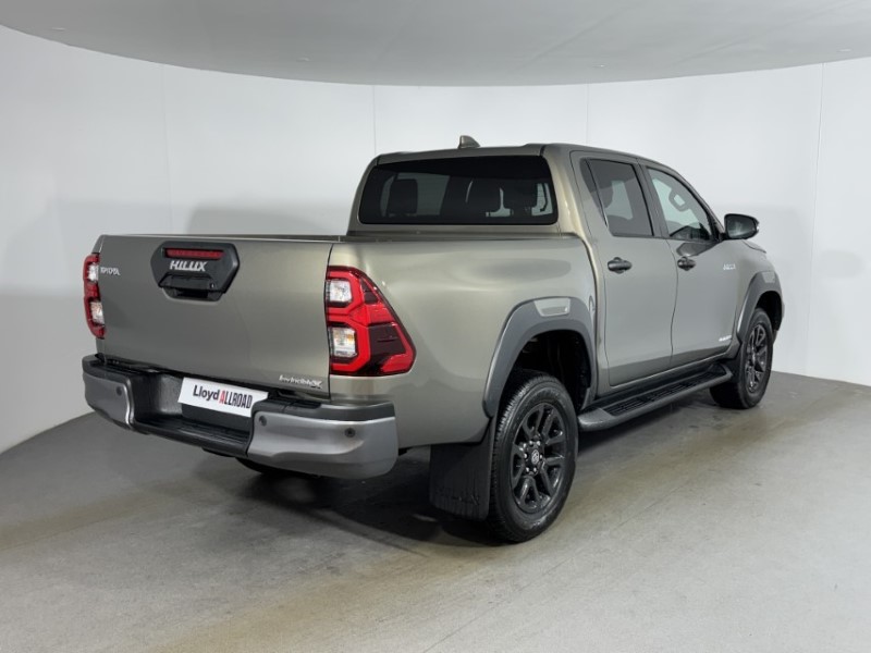 2025 (75) TOYOTA COMMERCIAL HILUX Invincible X D/Cab Pick Up 2.8 D 48V Auto 5459815