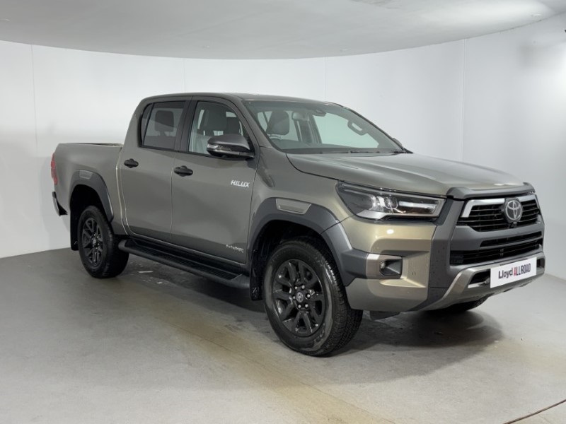 2025 (75) TOYOTA COMMERCIAL HILUX Invincible X D/Cab Pick Up 2.8 D 48V Auto