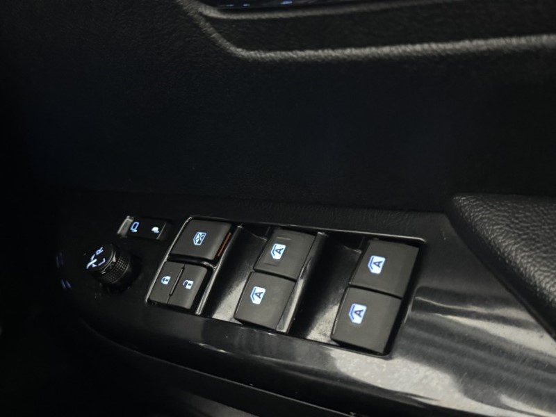 2023 (72) TOYOTA COMMERCIAL HILUX Invincible X D/Cab Pick Up 2.8 D-4D Auto 5480127