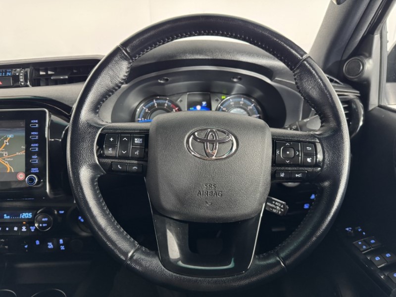 2023 (72) TOYOTA COMMERCIAL HILUX Invincible X D/Cab Pick Up 2.8 D-4D Auto 5480116