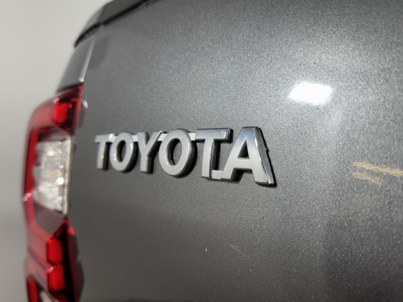 2023 (72) TOYOTA COMMERCIAL HILUX Invincible X D/Cab Pick Up 2.8 D-4D Auto 5480141