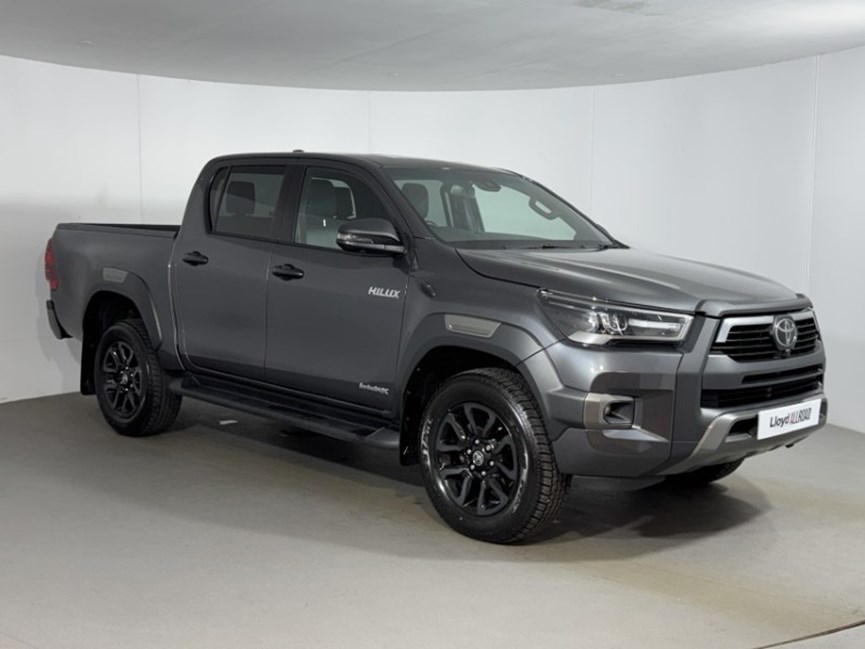 2023 (72) TOYOTA COMMERCIAL HILUX Invincible X D/Cab Pick Up 2.8 D-4D Auto