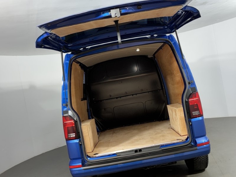 2024 (74) VOLKSWAGEN COMMERCIAL TRANSPORTER 2.0 TDI 110 Highline Van 5484199